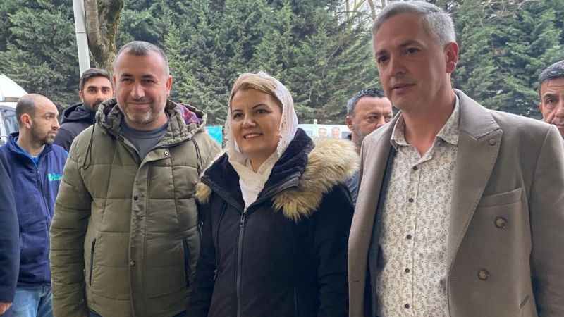 Hürriyet sabah namazı sonrası Yeşilova Merkez Camii cemaatiyle bir araya geldi