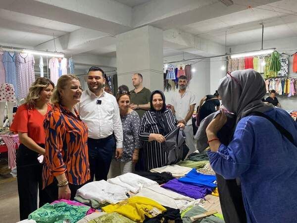 Hürriyet, yeniden ilçelerde: Esnaf ve vatandaşlarla bir araya geldi!
