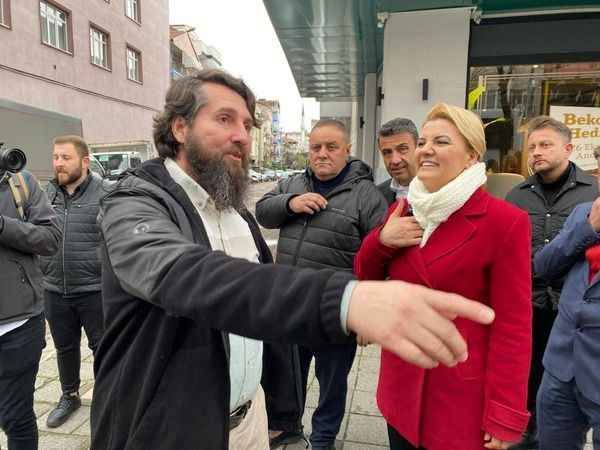 Kadıköy esnafı Başkan Hürriyet’i sevgiyle kucakladı