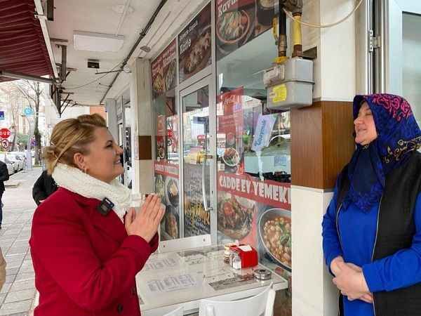 Kadıköy esnafı Başkan Hürriyet’i sevgiyle kucakladı