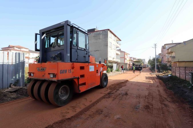 Dumlupınar Mahallesi'nde altyapı ve üstyapı çalışmaları sürüyor