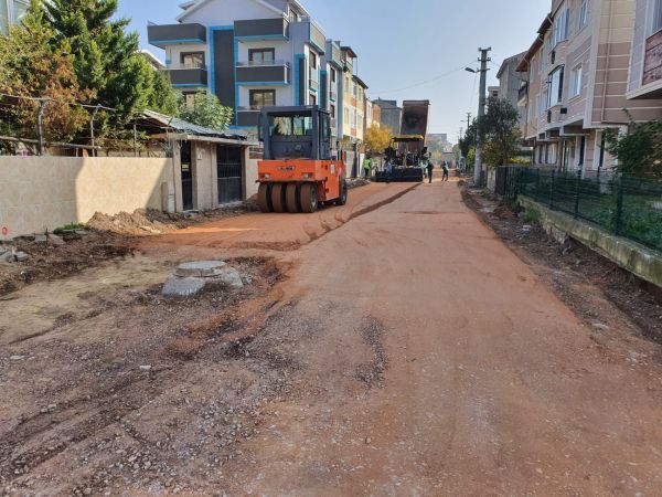 Dumlupınar Mahallesi'nde altyapı ve üstyapı çalışmaları sürüyor