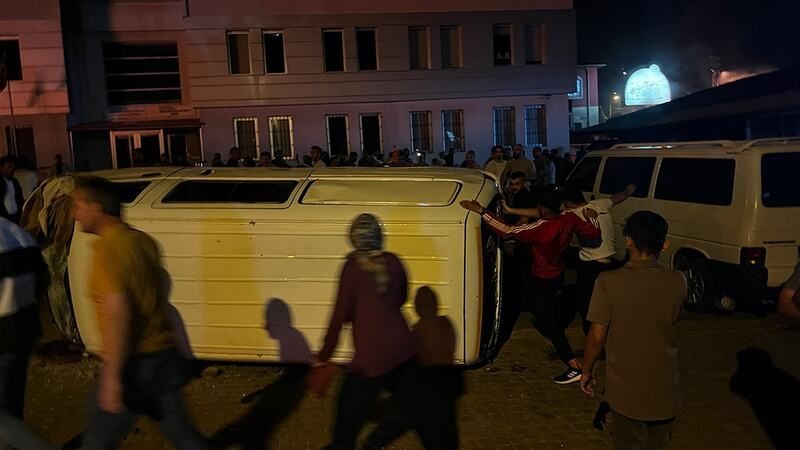 Suriye uyruklu kişi çocuğu taciz etti, Kayseri'de halk yakıp yıktı 