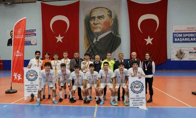 KOTO Teknik Koleji Futsal’da şampiyon!