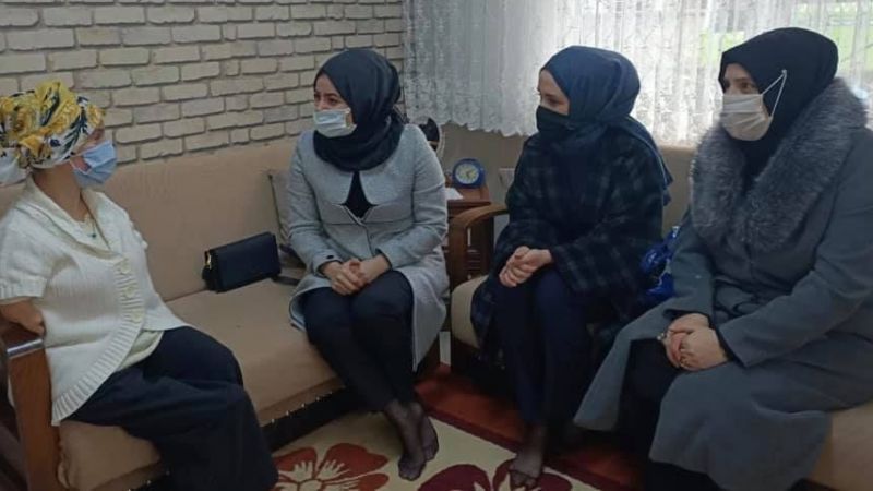 AK Partili kadınlar mahalleleri boş bırakmıyor