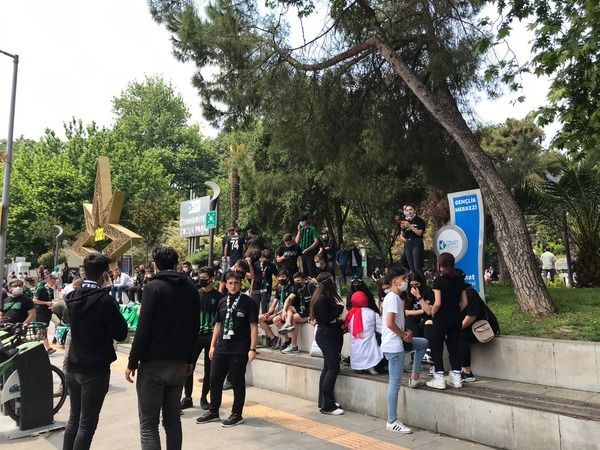 Şampiyonluk maçı öncesinde kutlamalar başladı