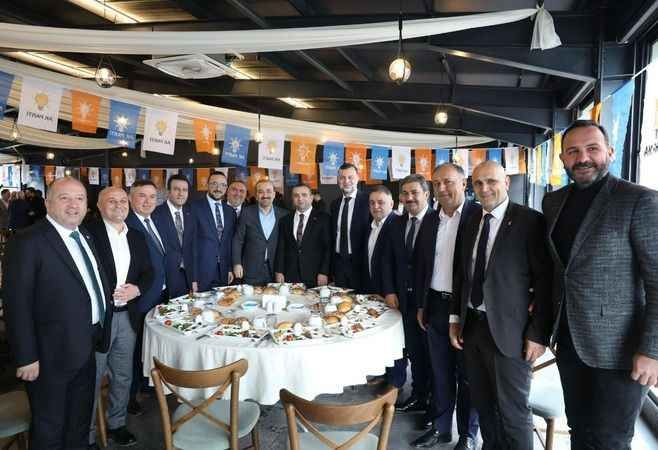 AK Parti’de birlik, beraberlik tablosu