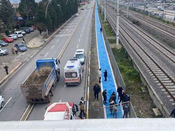 Köprüden atlayıp yaşamına son verdi
