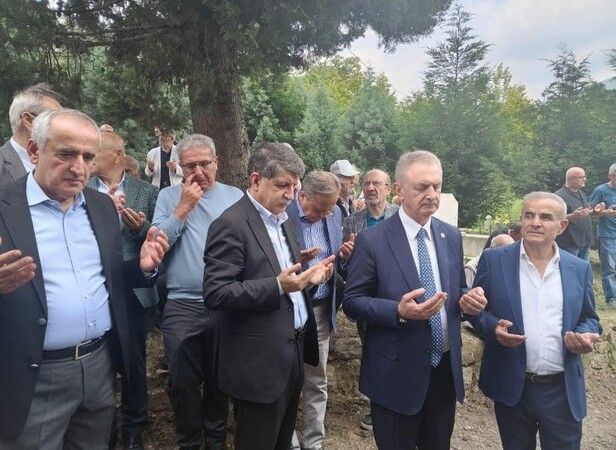 Akar’ın annesine son görev, akın ettiler