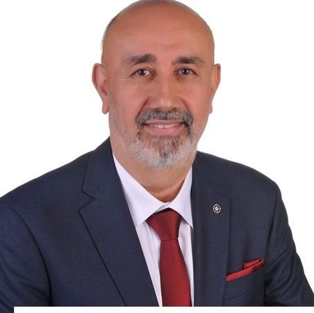 Derinceli muhtar, duvarları boyayan gençlere seslendi