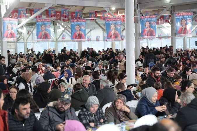 İzmit Belediyesi halk iftarlarını Ayazma Mahallesinde sürdürüyor