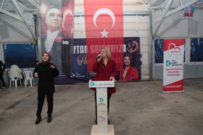 İzmit Belediyesi halk iftarlarında işaret dili farkındalığı