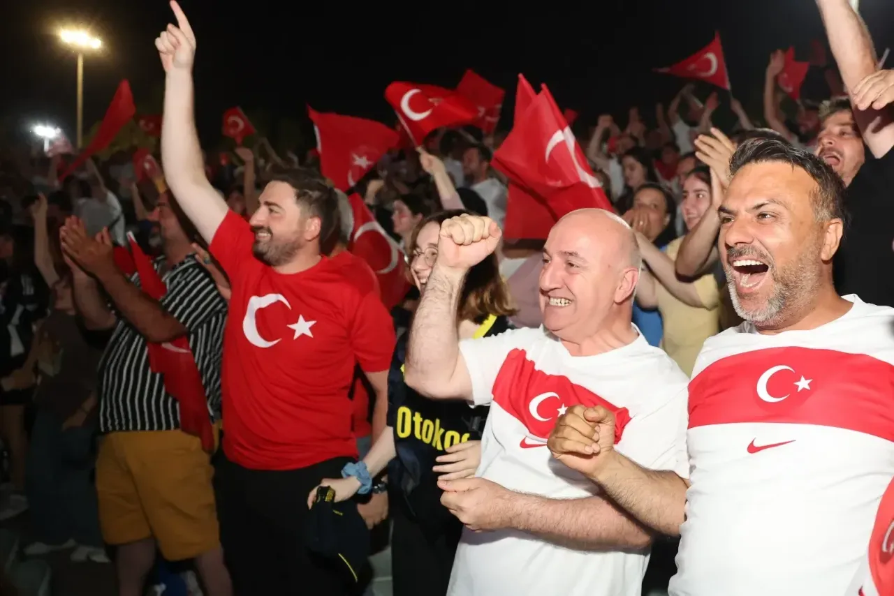 Darıca'da milli heyecan için 3 dev ekran kurulacak