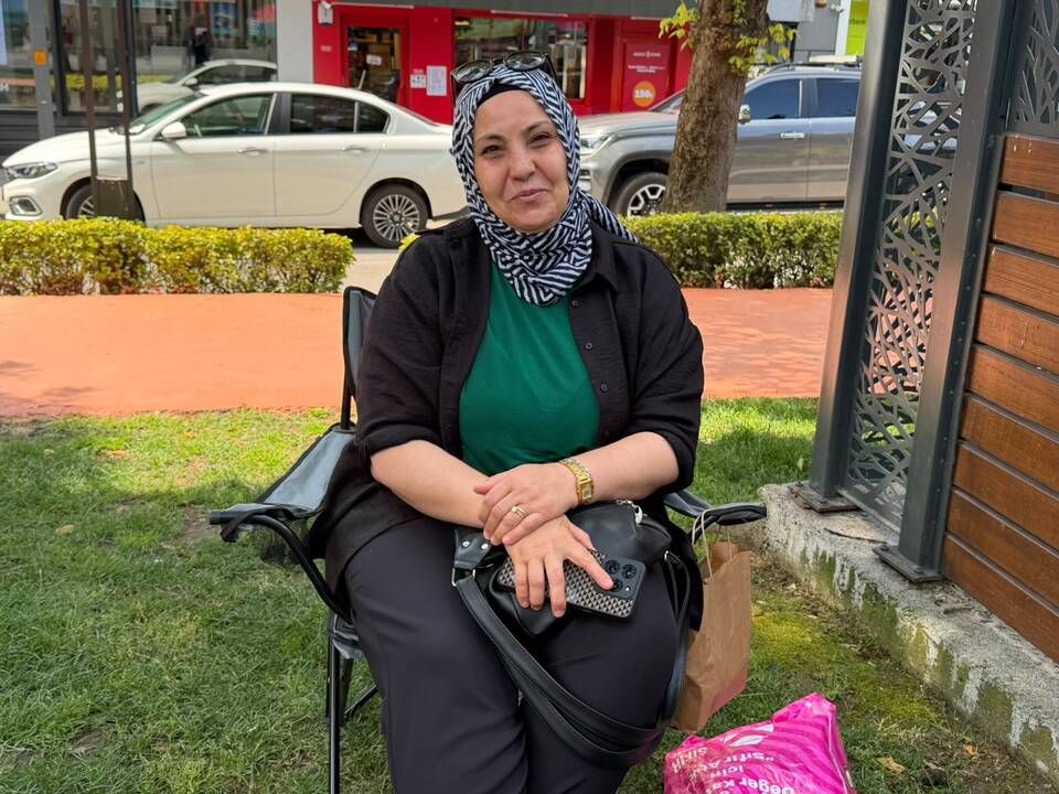 Adaylar ter dökerken veliler dua ediyor