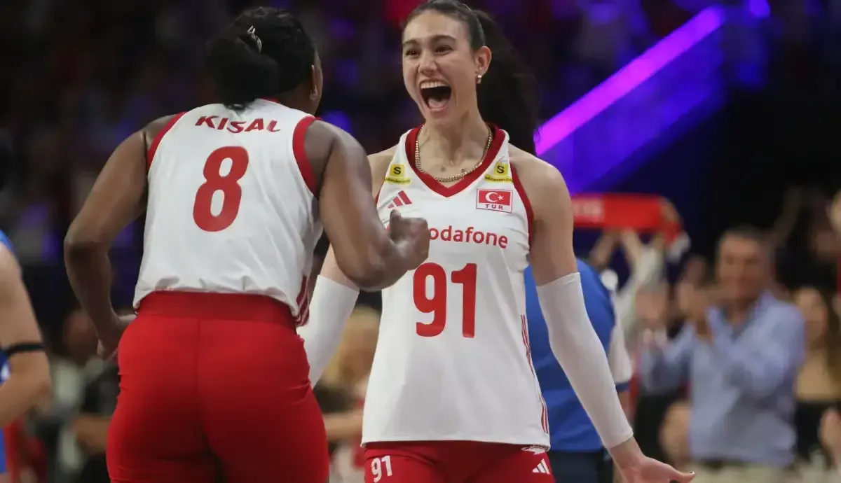 Filenin Sultanları Çin'i 3-2 mağlup etti