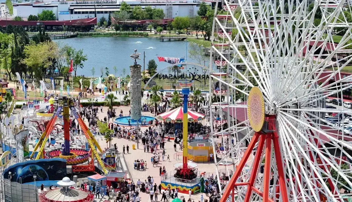 Kocaeli'de çocuklara karne hediyesi: Lunapark bugün ücretsiz