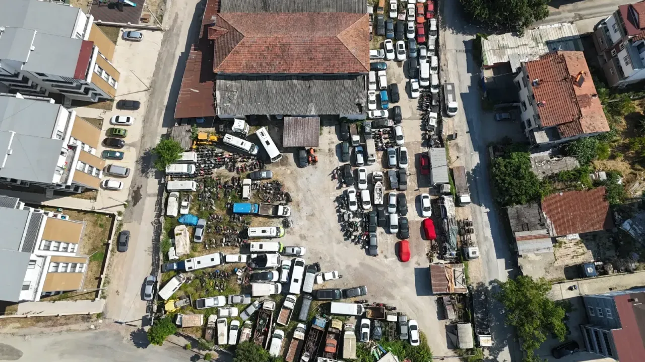 Yediemin otoparkları doldu taştı! 25 yıldır alınmayan araçlar çürüyor