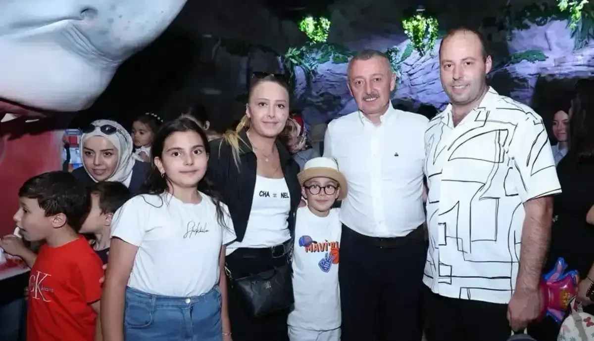İzmit Millet Bahçesi karne gününde öğrencilerin akınına uğradı