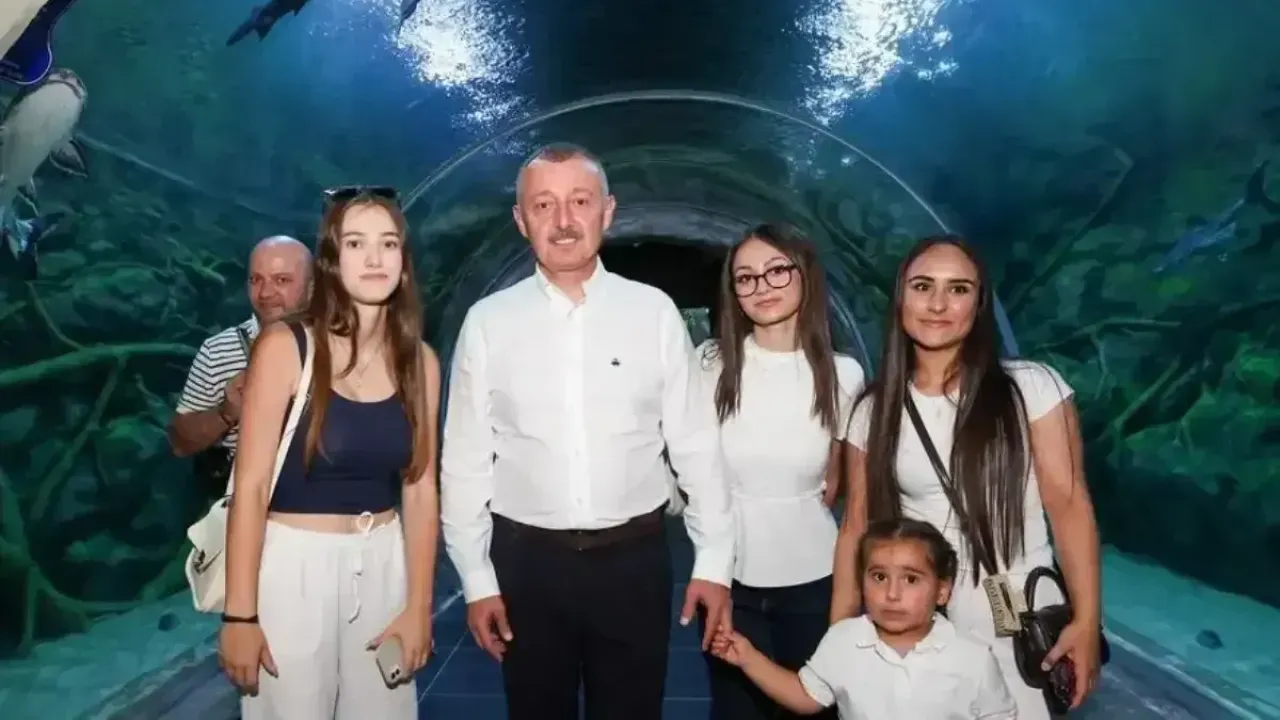İzmit Millet Bahçesi karne gününde öğrencilerin akınına uğradı