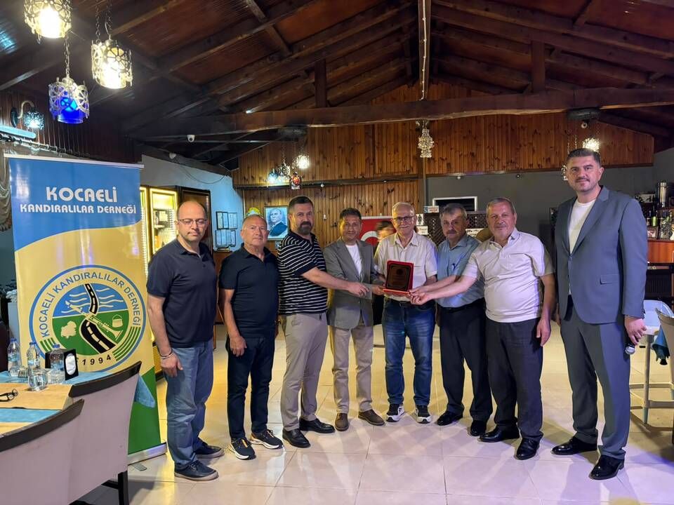 Kandıra’da Vefa gecesi: Emektarlara plaket verildi