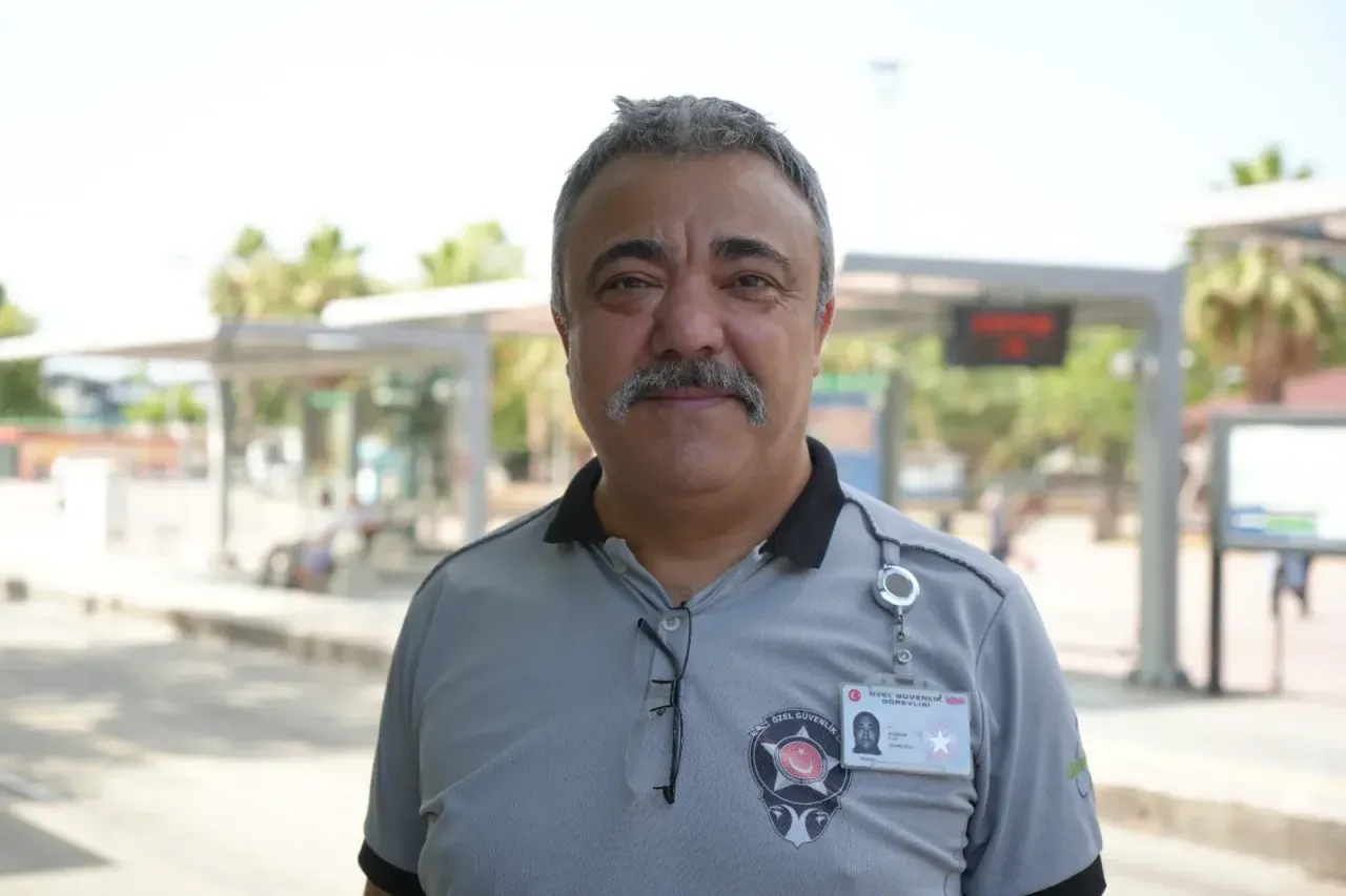 Doğu Kışla Tramvay Durağı'nın sevimli maskotu: Pamuk
