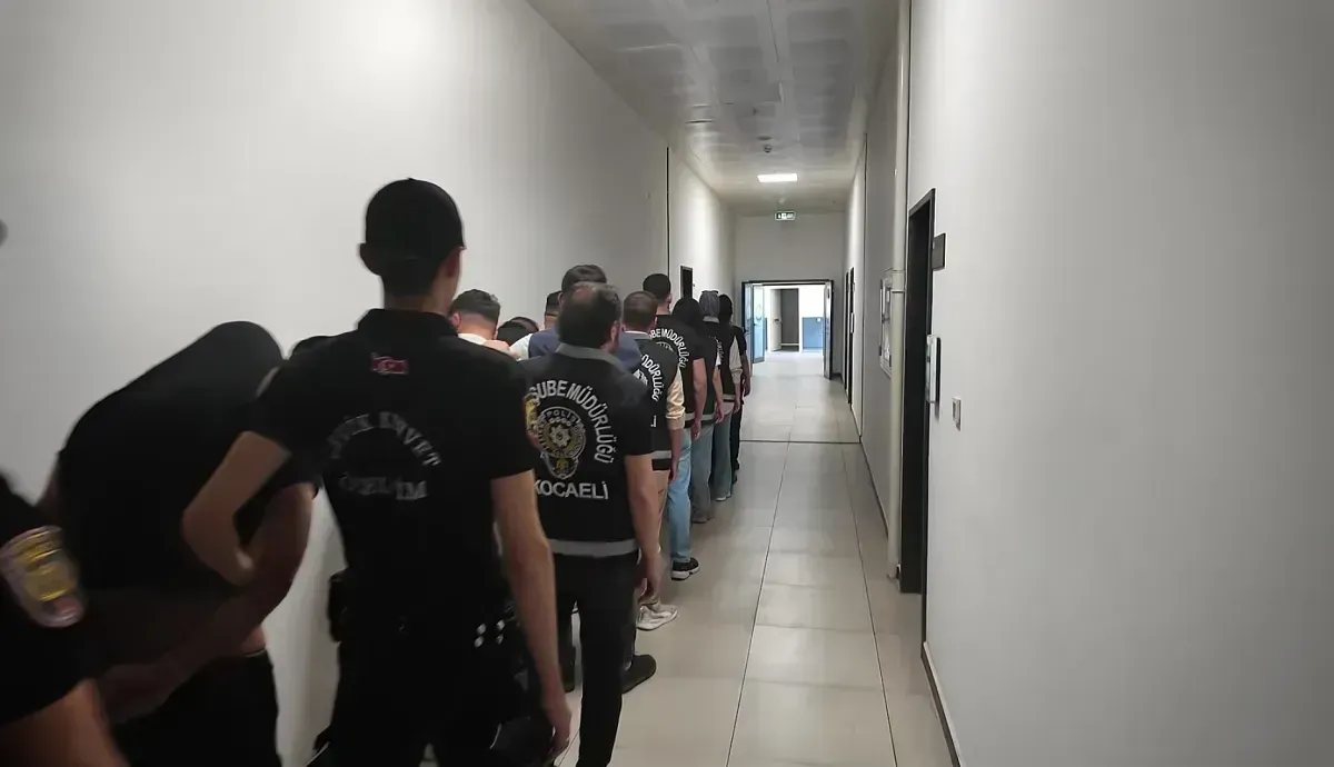 Kocaeli'de insan ticareti yapan çeteye darbe! 14 kişi tutuklandı