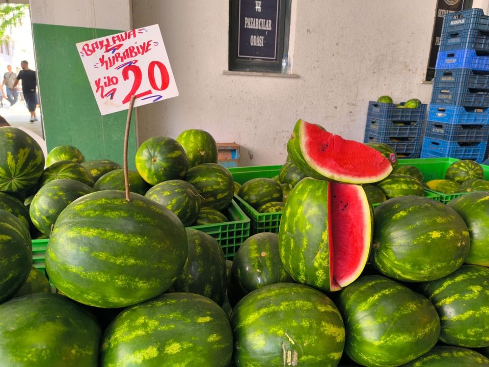 Doğu Kışla Pazarı’nda fiyatlar cep yakıyor