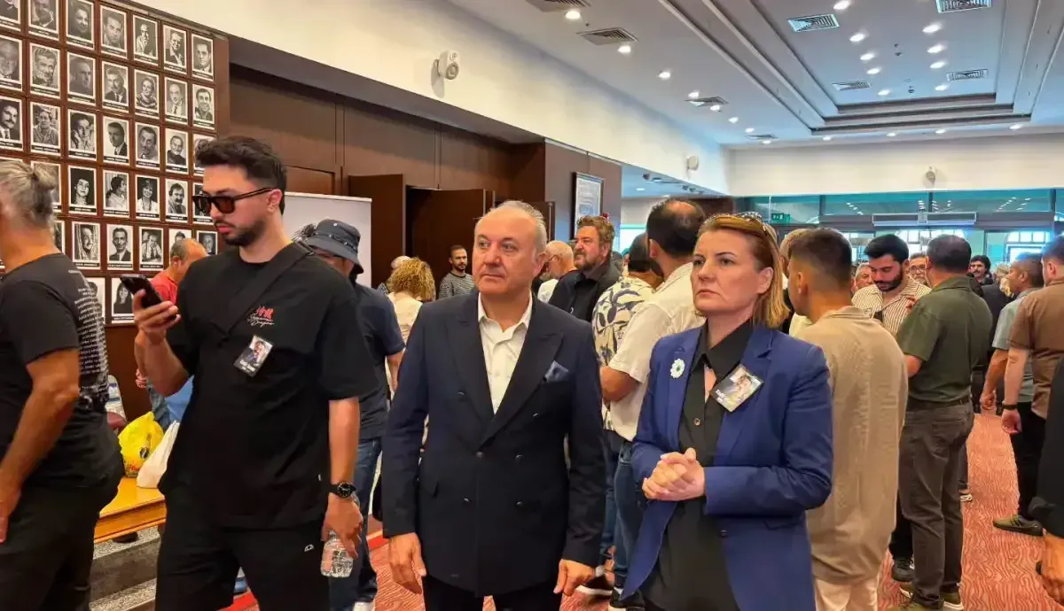 İnanır'ın cenaze törenine Hürriyet ve Arcan birlikte katıldı