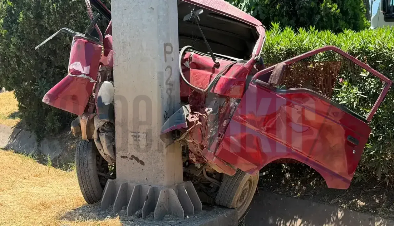 Kartepe’de feci Kaza! minibüs direğe çarptı, 1 ölü