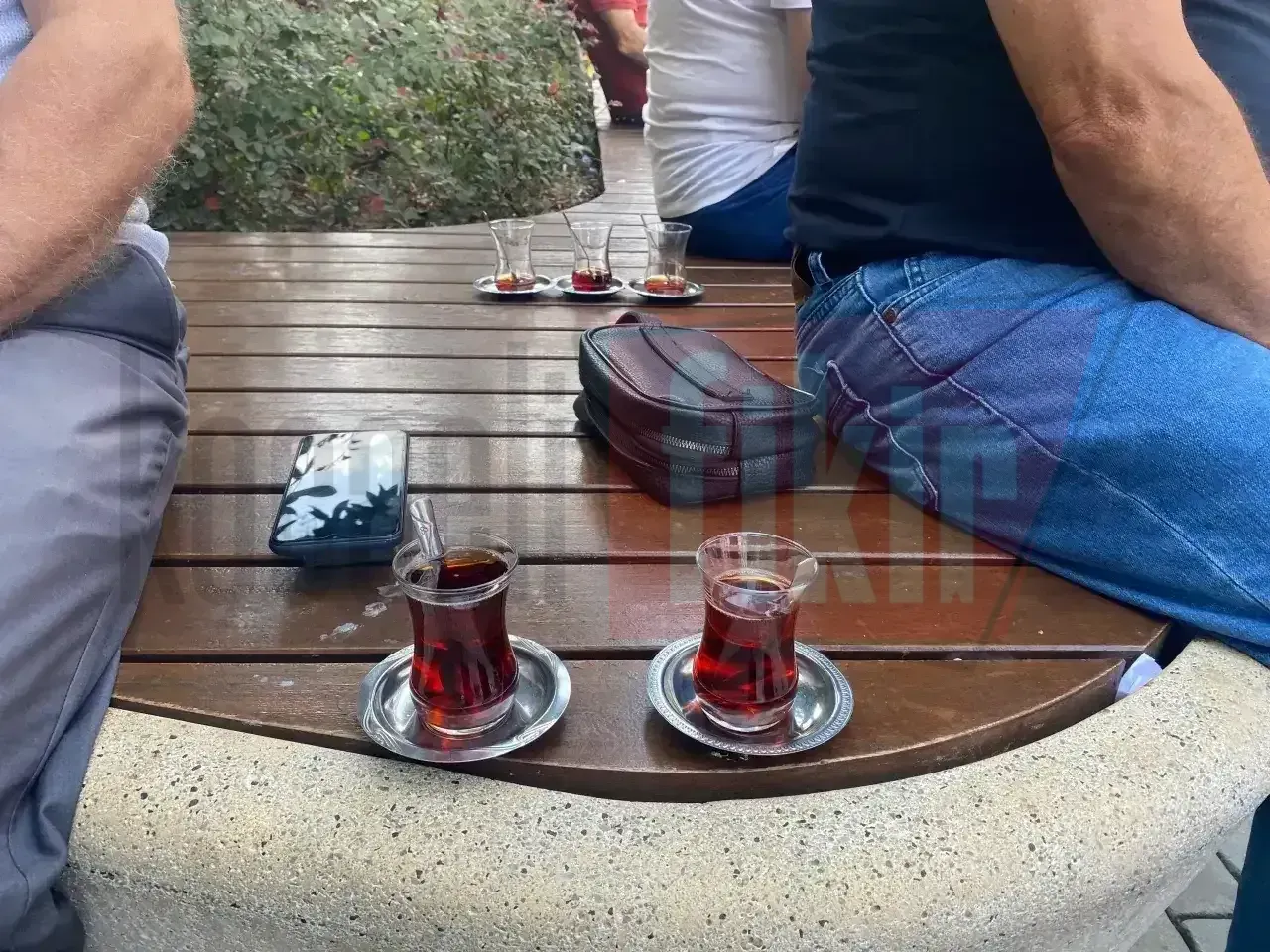 Yeni çay zammı İzmit’i ikiye böldü: Çay ne kadar olmalı vatandaşlar yanıtladı