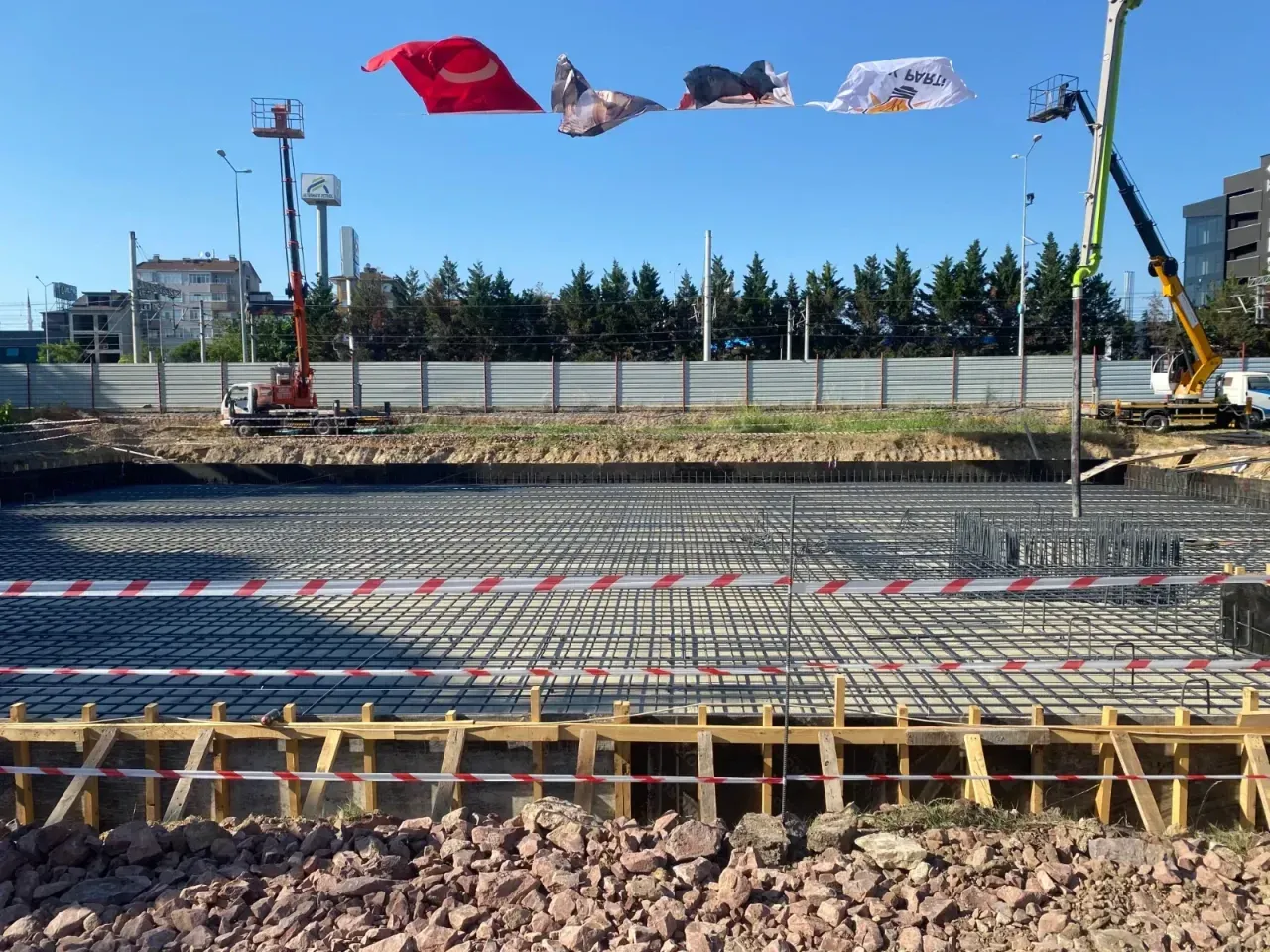AK Parti Kocaeli İl Binasının Temeli Törenle Atıldı