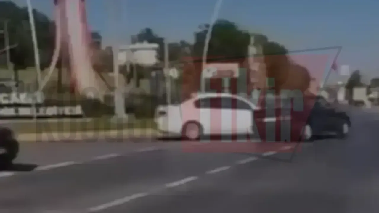 Kırmızı ışıkta geçen otomobil faciaya neden oluyordu