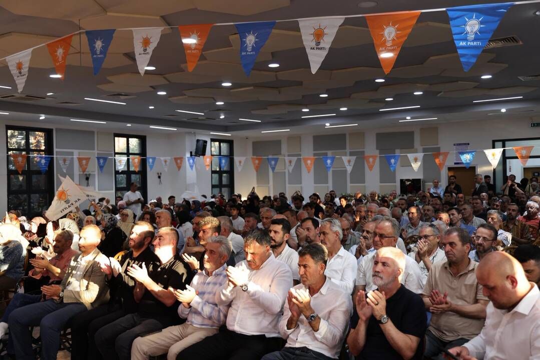 YRP’li eski ilçe başkanı Ahmet Eren AK Parti’ye geçti