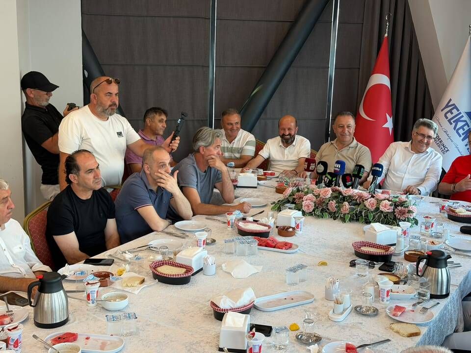 Kocaelispor'un efsaneleri şampiyonluk gecesinde bir araya geldi