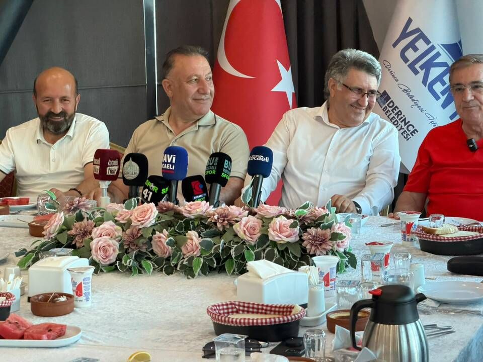 Kocaelispor'un efsaneleri şampiyonluk gecesinde bir araya geldi