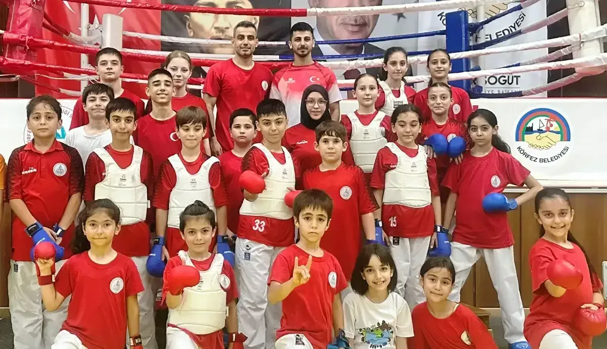 Eray Şamdan geleceğin şampiyonlarıyla bir araya geldi
