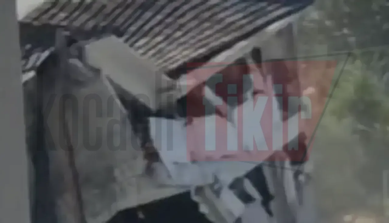Deprem riski taşıyan Körfez Ortaokulu’nda yıkım başladı