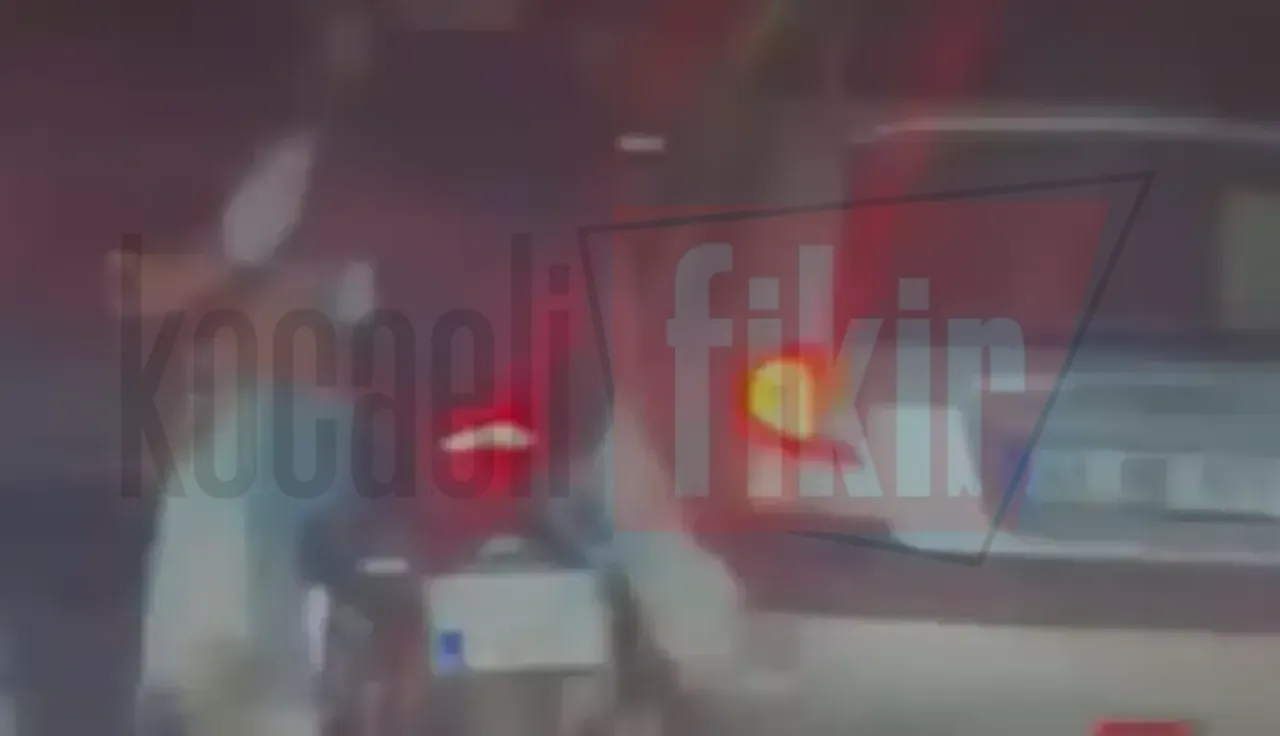 4 kişi aynı motosiklete bindi: Ölümle dans kamerada