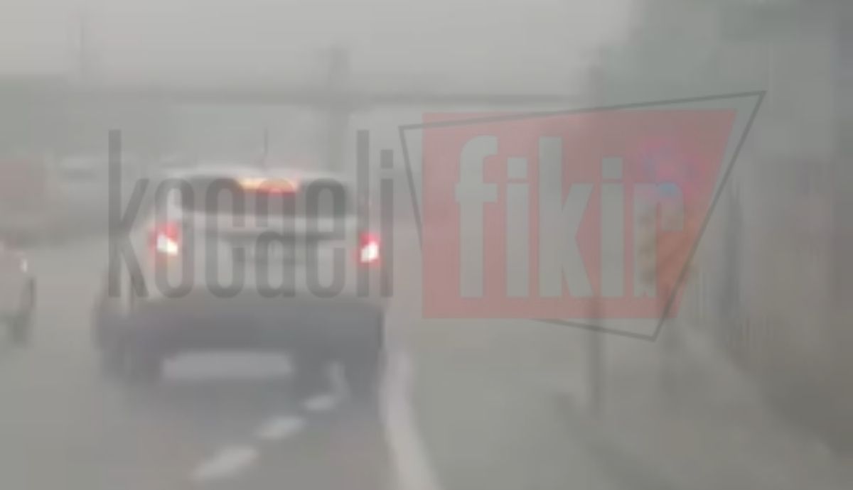 Yağmur Kocaeli'de Batı Yakası'nı esir aldı, araçlar yolda mahsur kaldı