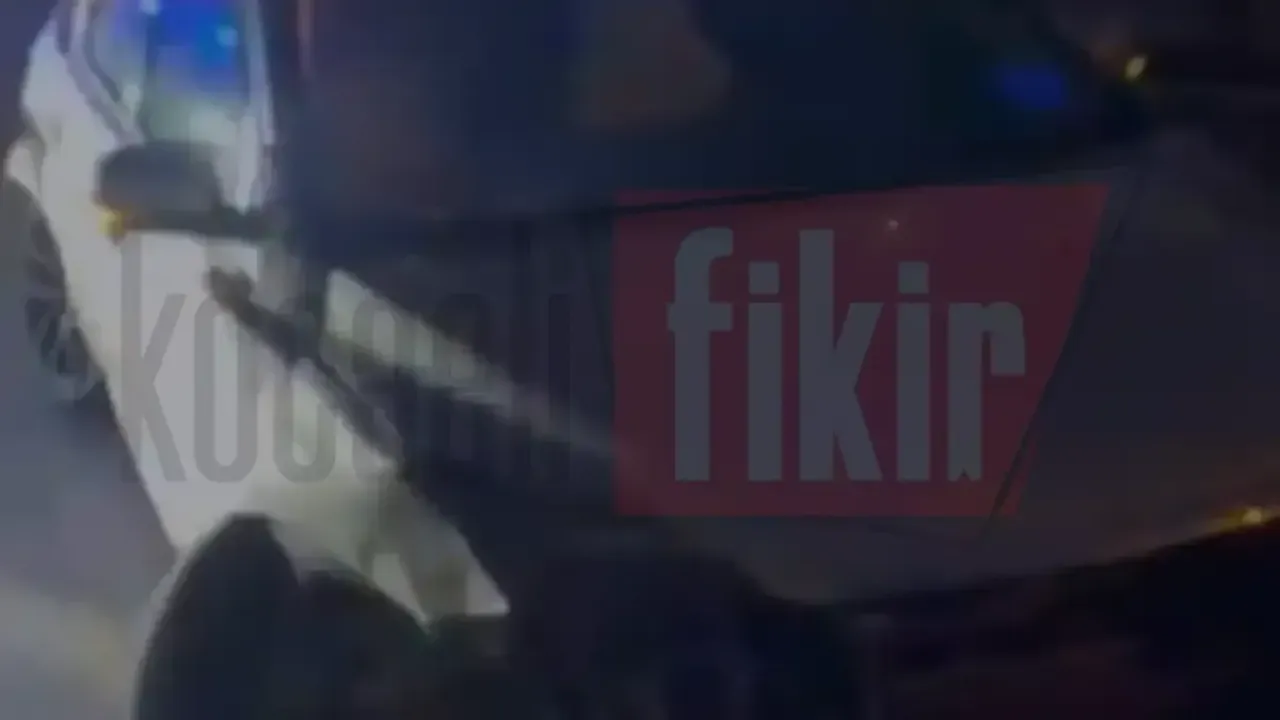 D-130'da feci kaza: Bariyerlere çarpan araç hurdaya çıktı