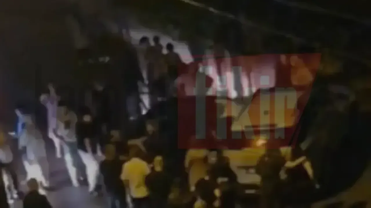 Derince'de 2 otomobil çarpıştı: Taraflar arasında ipler gerildi