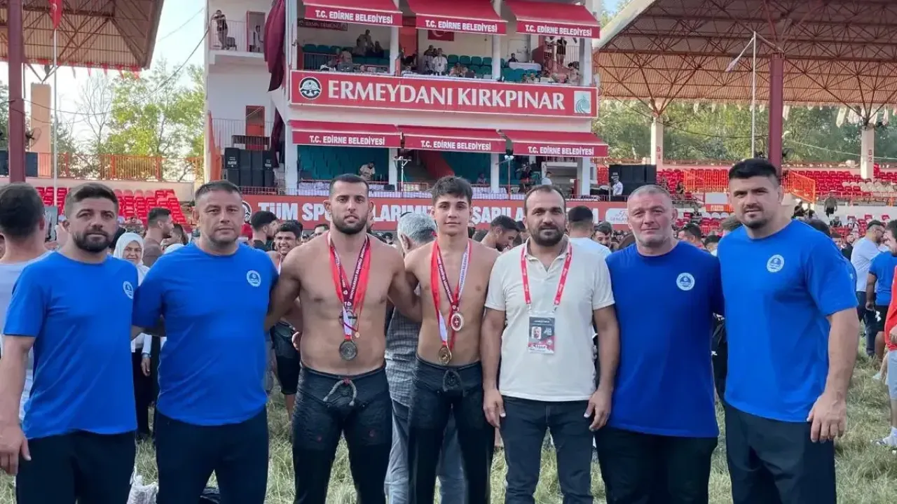Kağıtsporlu güreşçiden büyük başarı
