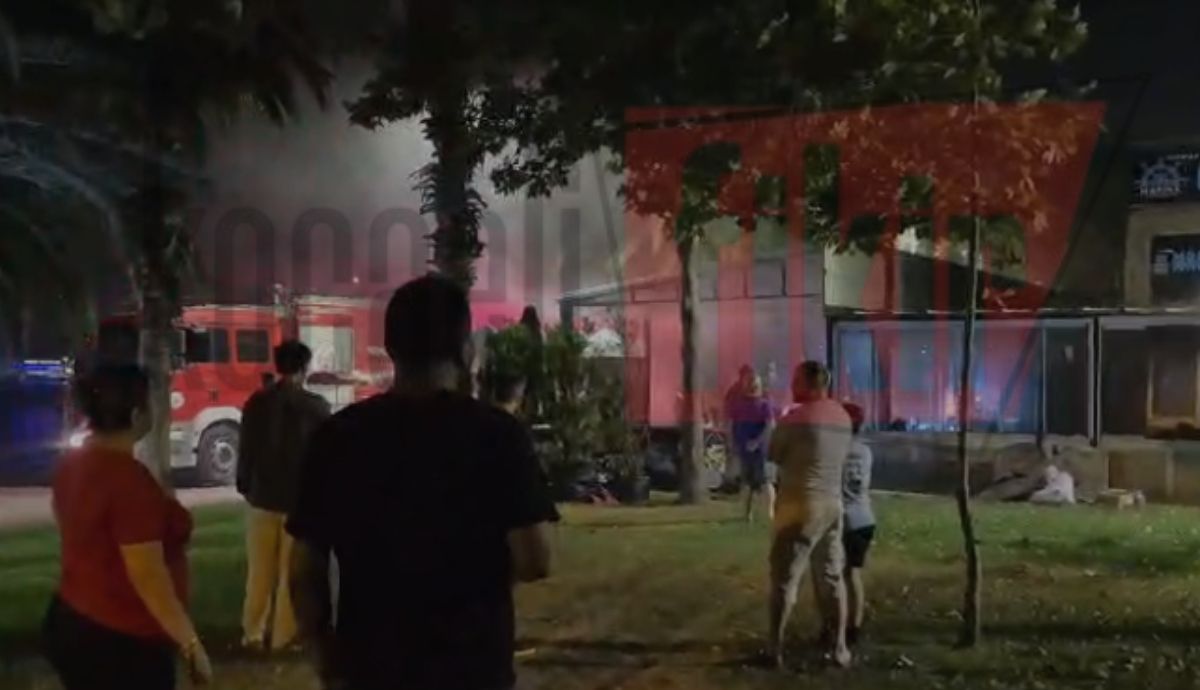 Sahilde korku dolu gece! İşletmeyi alevler sardı