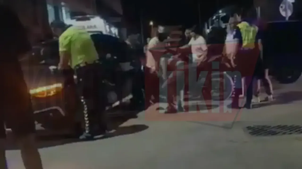 Kartepe’de motosiklet ve otomobil çarpıştı