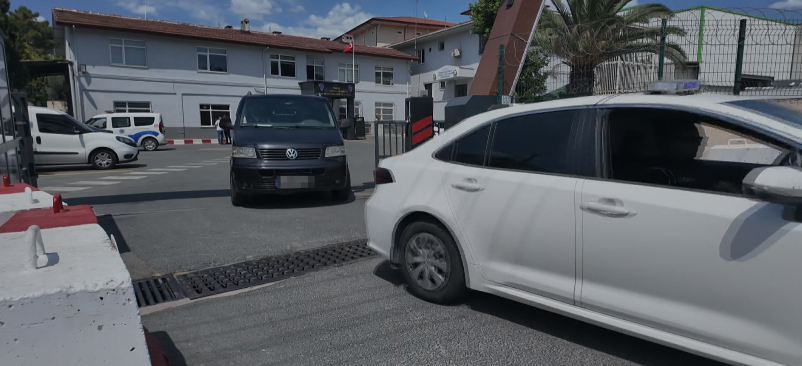 Kocaeli merkezli dev operasyon! Göçmen kaçakçılığı çetesi çökertildi