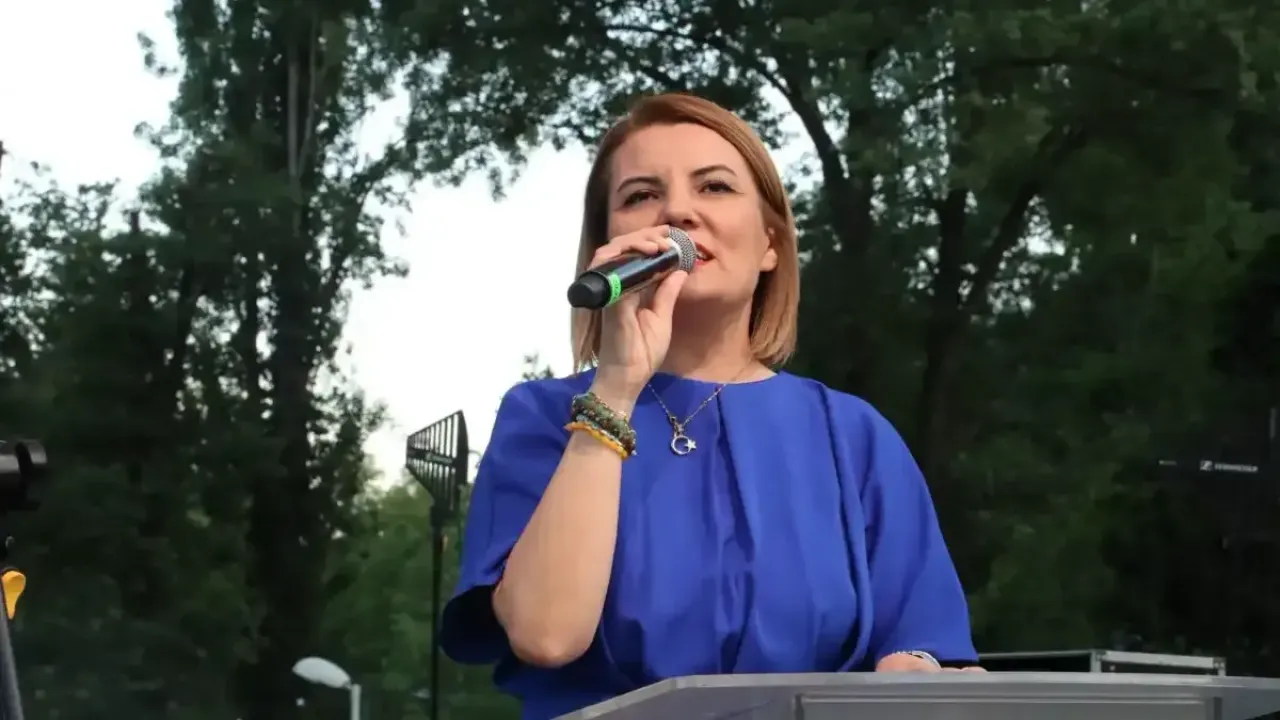 Kır Düğün Salonu açılışını Suzan Kardeş ile yaptı