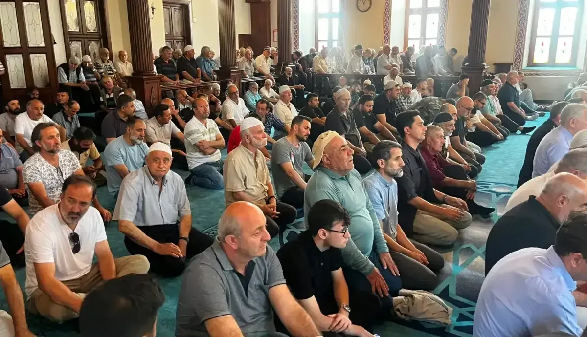 15 Temmuz şehitleri için Fevziye Camii'nde mevlit okutuldu