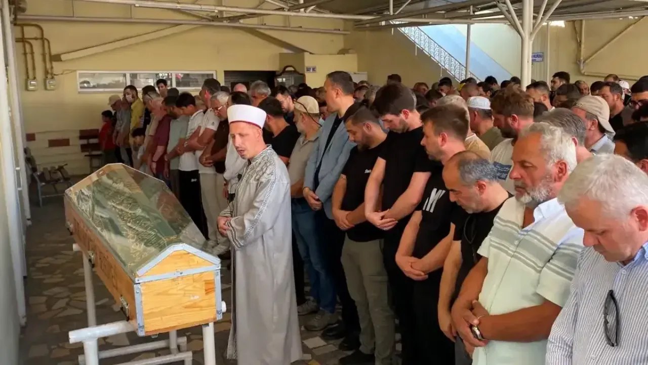 Palayla öldürülen amca son yolculuğuna uğurlandı