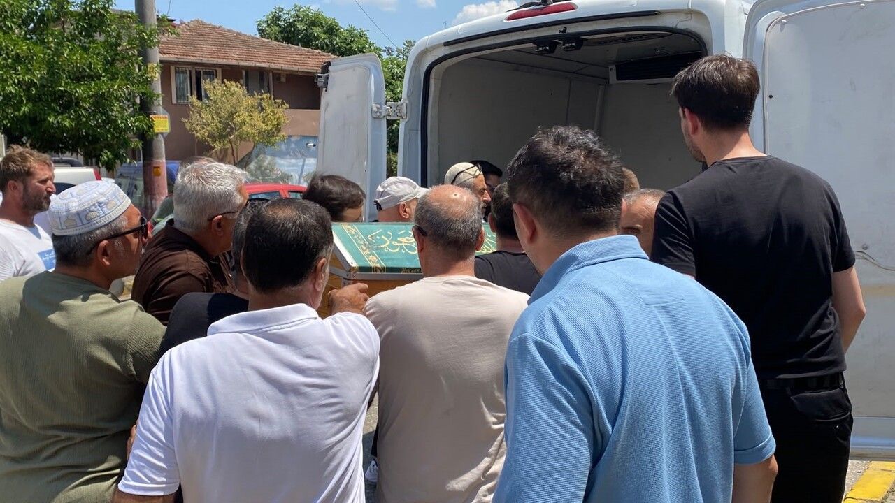 Palayla öldürülen amca son yolculuğuna uğurlandı