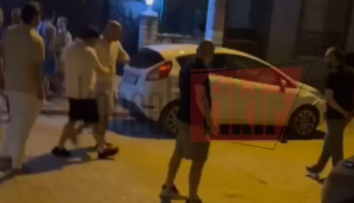 İzmit'te kaza sonrası yumruklar konuştu: 5 kişi 1 kişiye saldırdı!